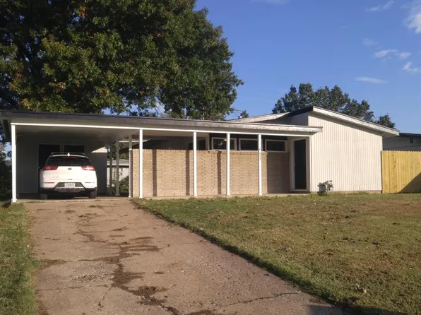 409 Meadowbrook Ln, Bartlesville, OK 74003