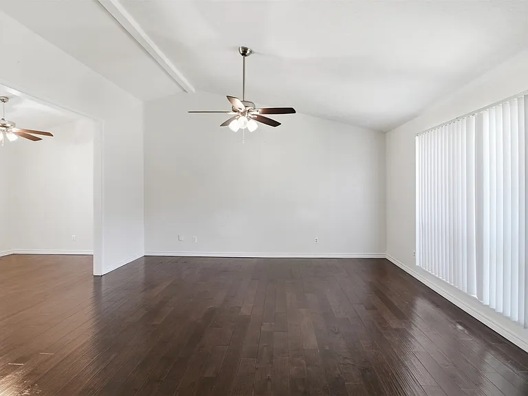 3709 Yaupon Dr — Photo 4
