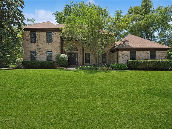5th image of 14 James Dr