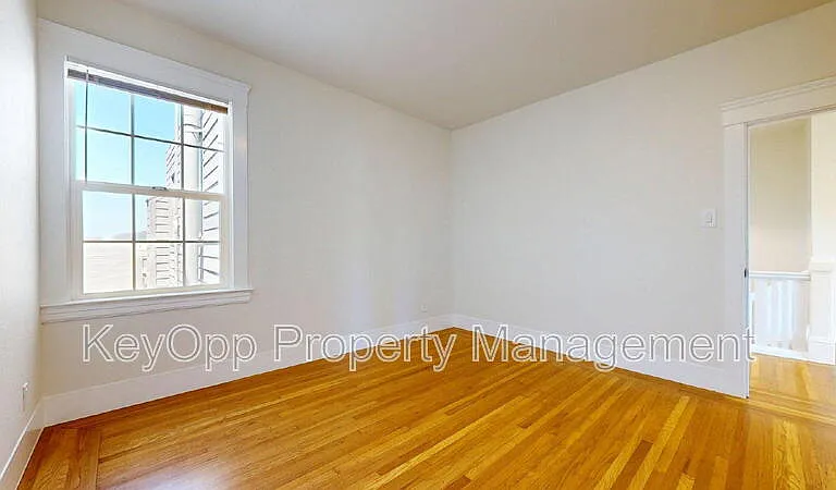 1608 Balboa St — Photo 10