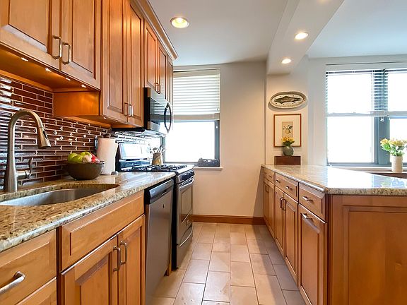 4th image of 2601 Pennsylvania Ave APT 712