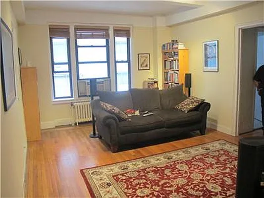 Rented by Living New York | media 40