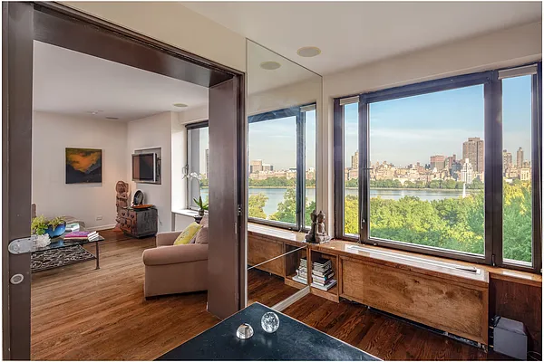 Sold by Stribling | media 18