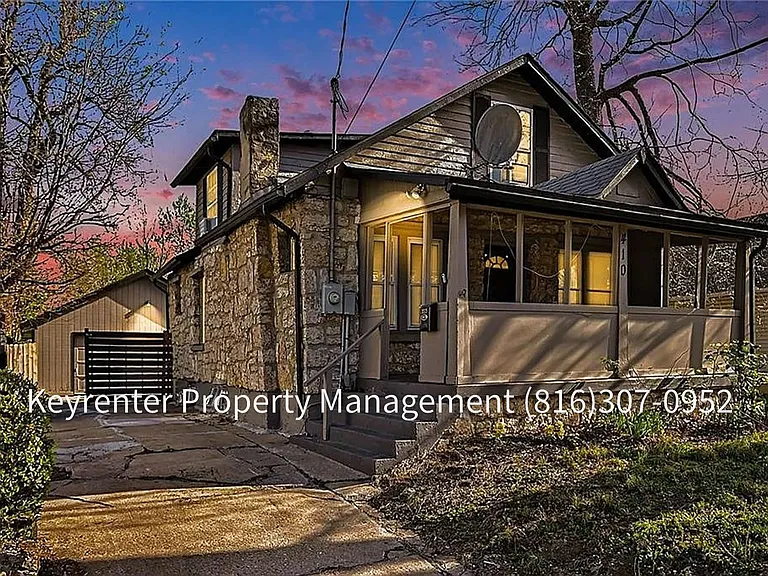 410 E Kansas Ave — Photo 2