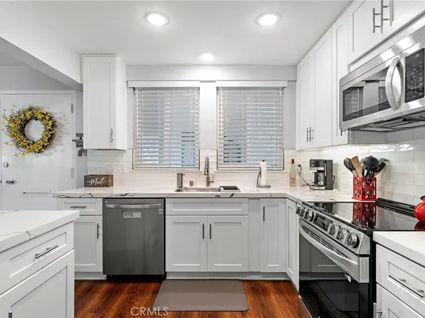 256 Calle Aragon Unit D, Laguna Woods, CA 92637