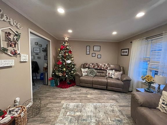 5th image of 92 Greenwich Dr