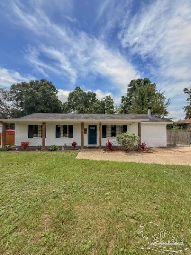 4 bed, 1623 sqft, $2,300 — Photo 1