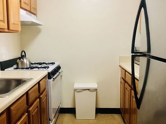 5th image of 84 Marion St #2