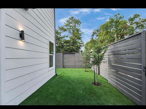 5th image of 6555 Sealey St