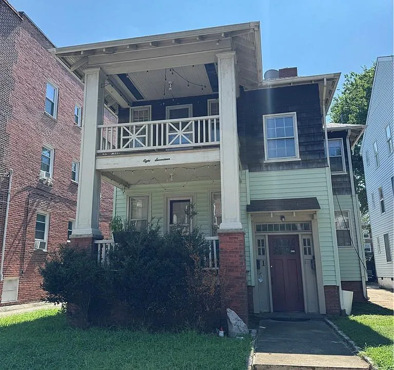 817 Gates Ave #2