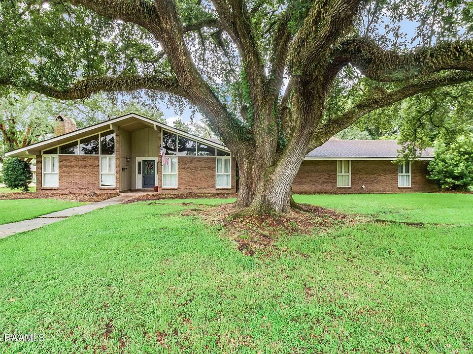1st image of 1309 Dietlien Blvd