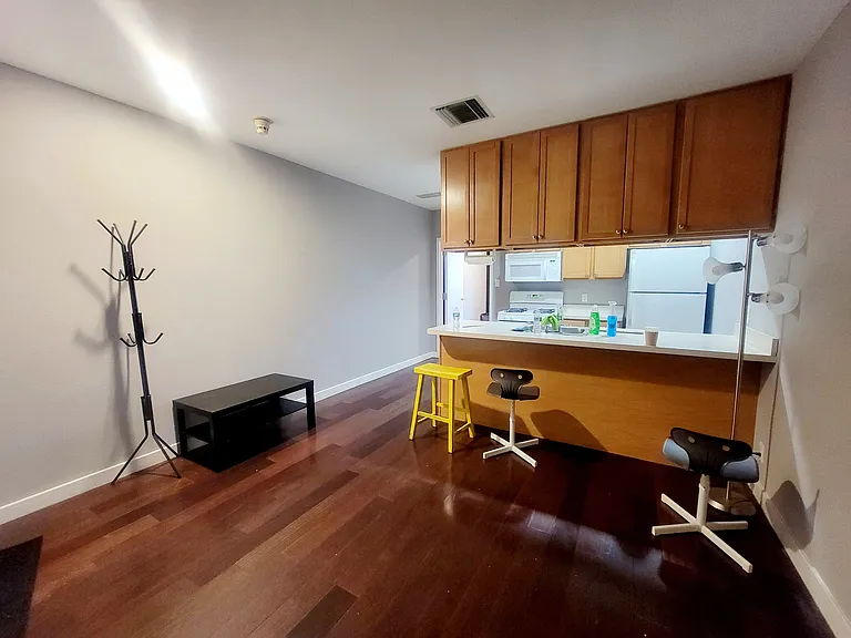 1100 Vine St #909 — Photo 3