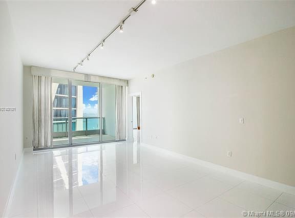 5th image of 900 Biscayne Blvd APT 4610