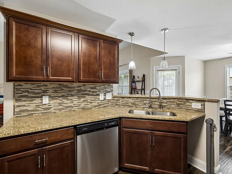 1151 Eagles Bluff Dr — Photo 11