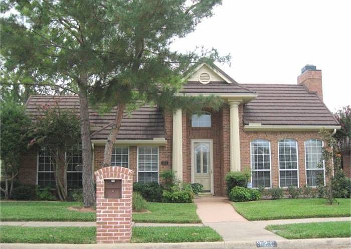Great curb appeal!
