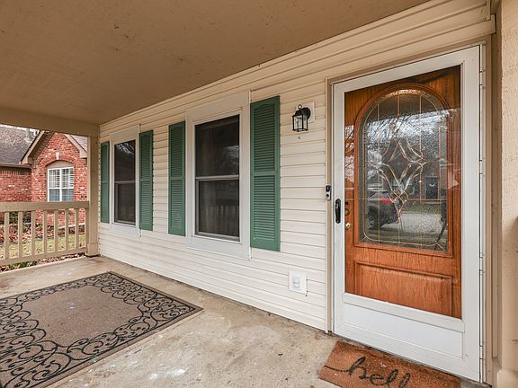 5th image of 9983 Waterside Dr