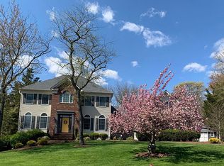 11 Andreann Dr, Annandale, NJ 08801