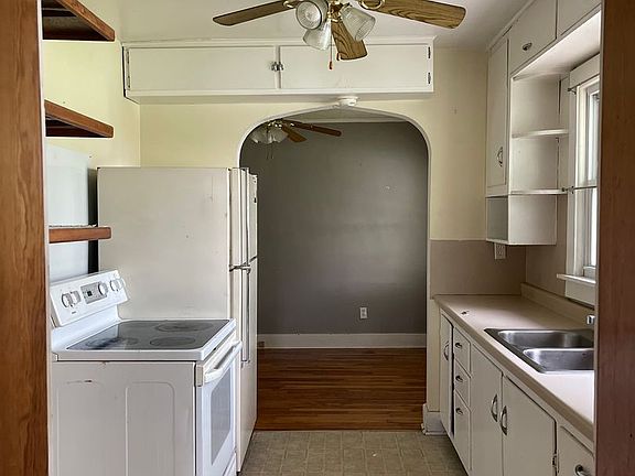 4th image of 405 Oak St #405