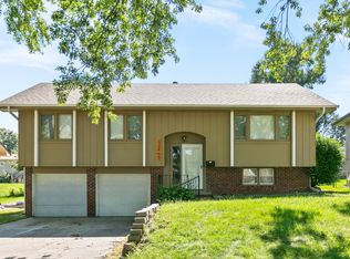 12865 Valley St, Omaha, NE 68144