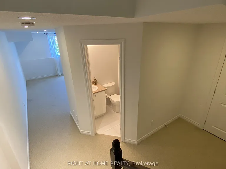 1119 Tischart Cres — Photo 25