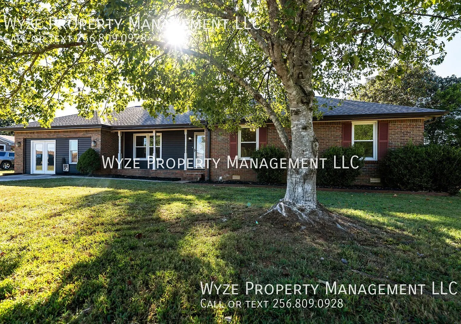 Large Ranch in a beautiful neighborhood! — Photo 2