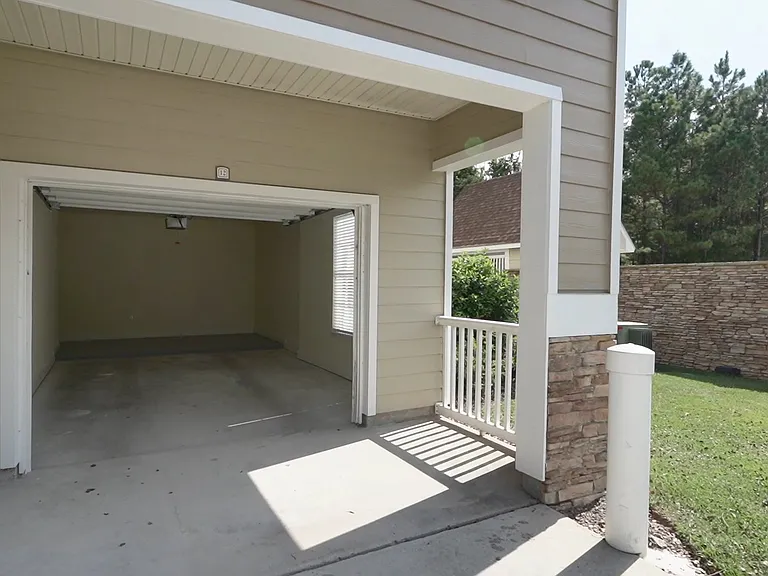 The Regent Apartment Homes — Photo 25