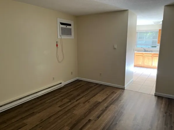 611 S Logan Ave #A, Carbondale, IL 62901