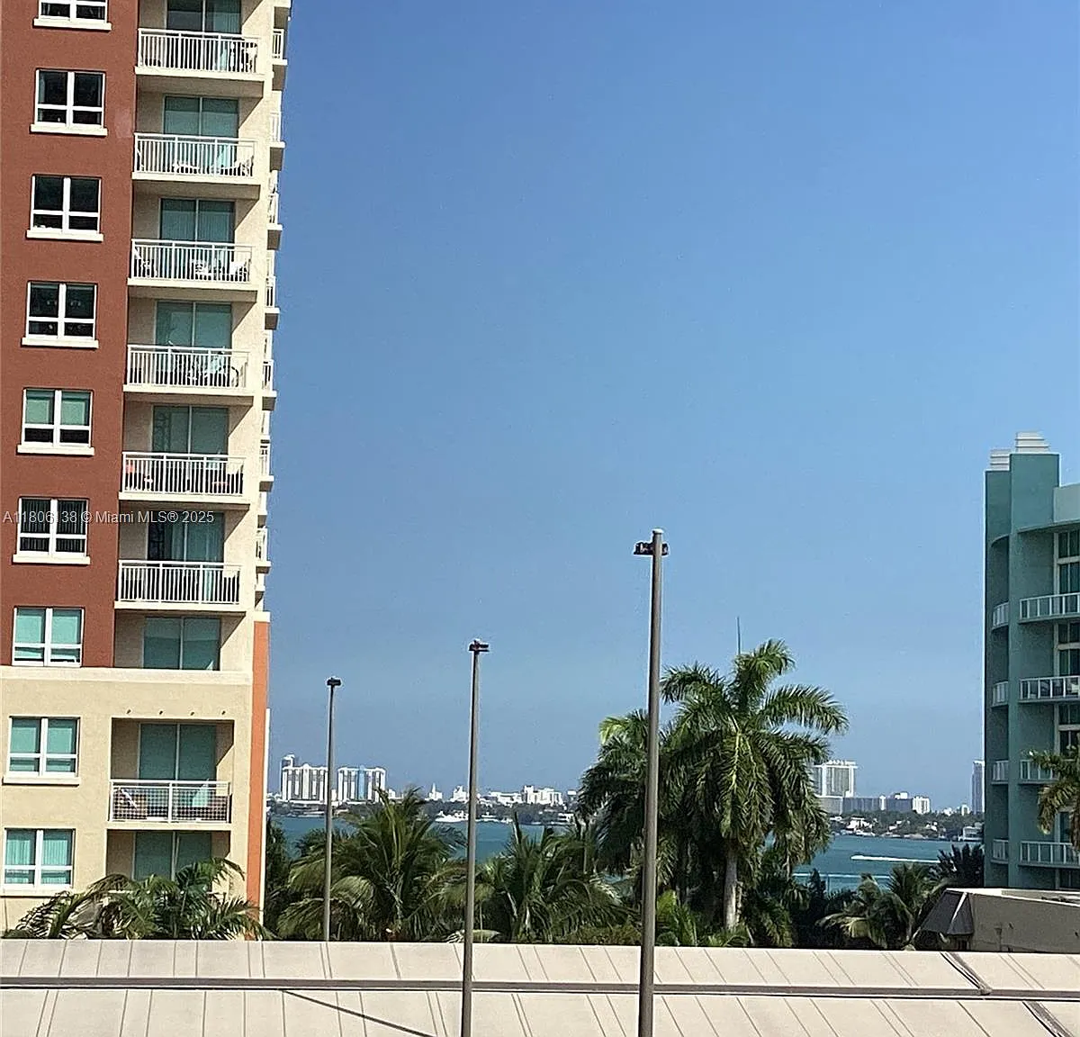 Cite Condo — Photo 1