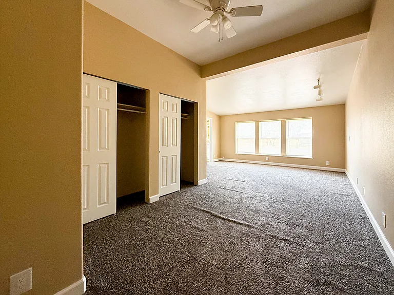6477 Boulder Way — Photo 32