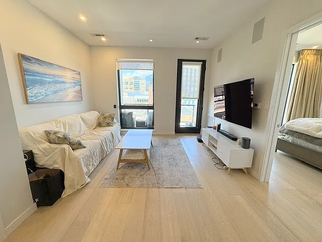 45 W 3rd St — Photo 3