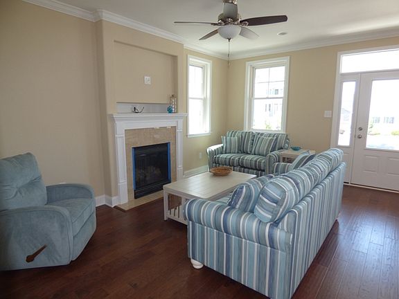 5th image of 2745 West Ave