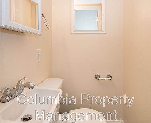 4th image of 1159 3rd St NE