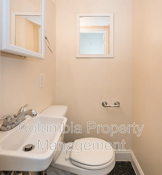 1159 3rd St NE — Photo 4