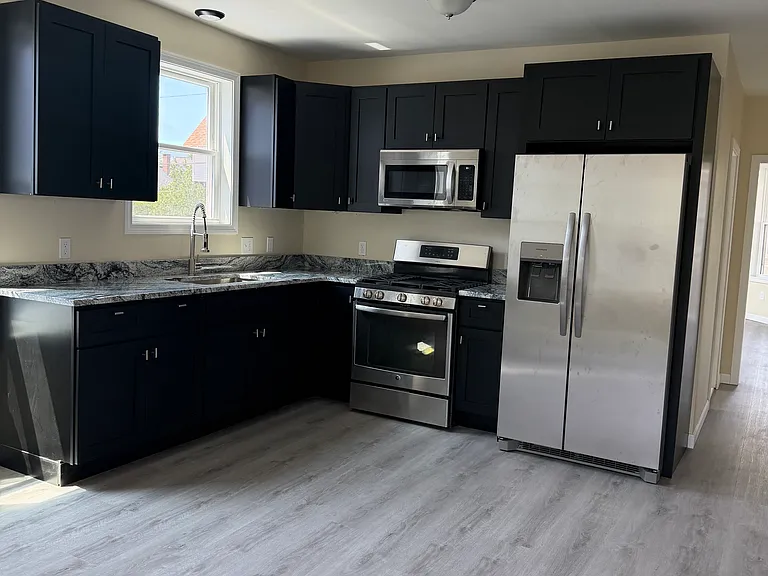 119 Florence St #2 — Photo 11