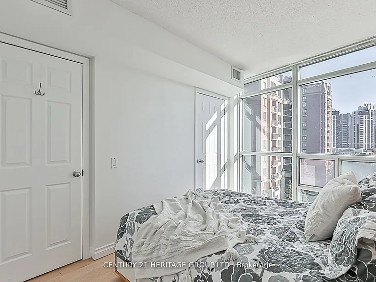 30 Harrison Garden Blvd #701 — Photo 10