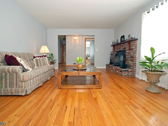 5th image of 780 Township Line Rd