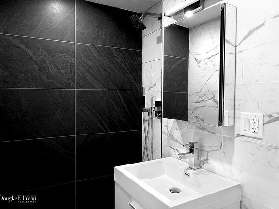 3rd image of 45 Tudor City Pl APT 207
