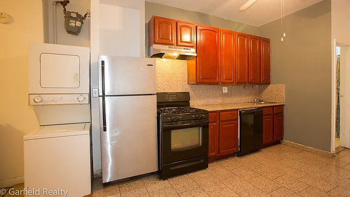 Rented by Garfield Realty  | media 22