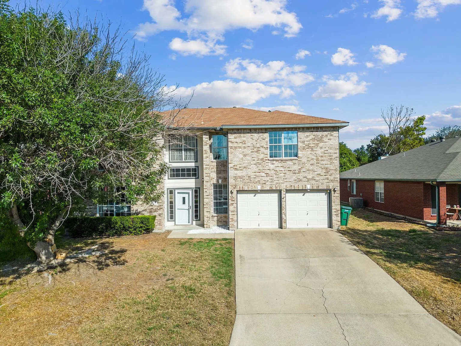 4 bed, 2.5 bath, 3067 sqft, $2,450 — Photo 1