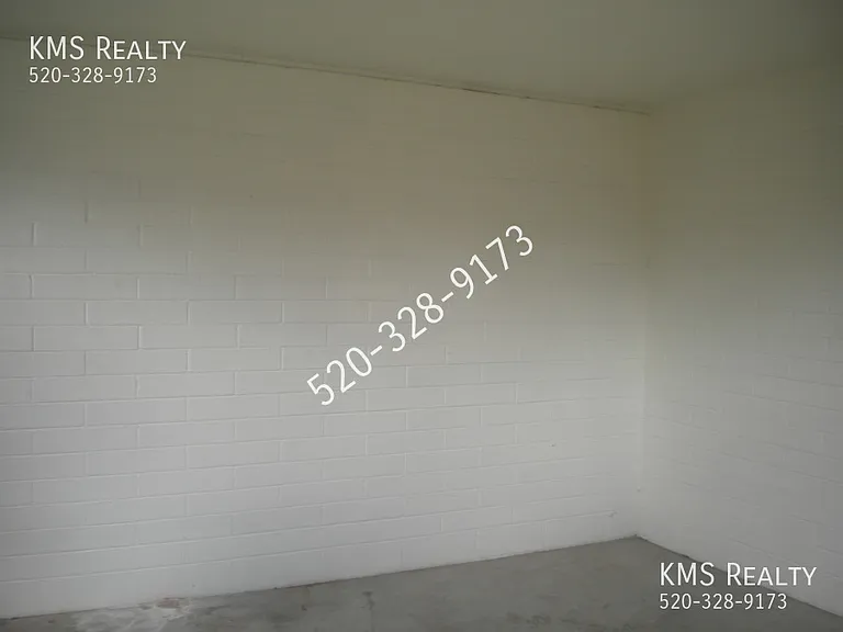 1711 E Canada St — Photo 24