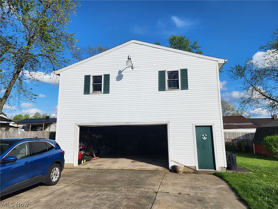 2nd image of 2478 Spruce St