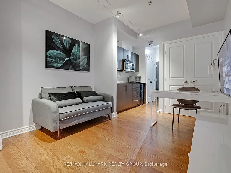 429 Kent St #105 — Photo 7
