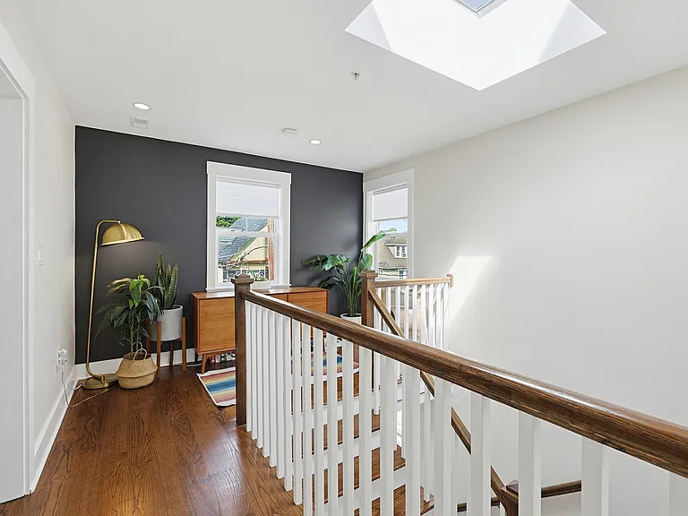 13 Ruthven St #3 — Photo 15