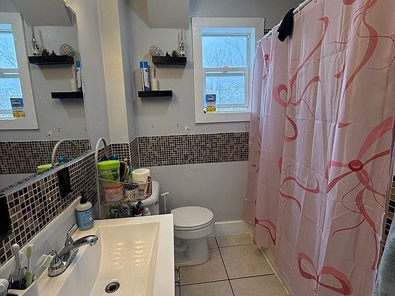 4th image of 60 Thetford Ave