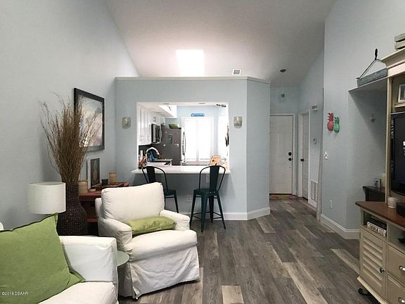 3rd image of 935 Meadow View Dr APT B