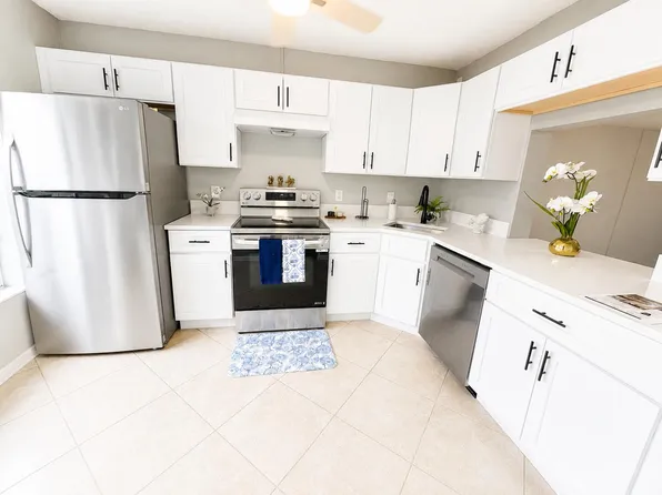222 Foxtail Drive #E, Greenacres, FL 33415