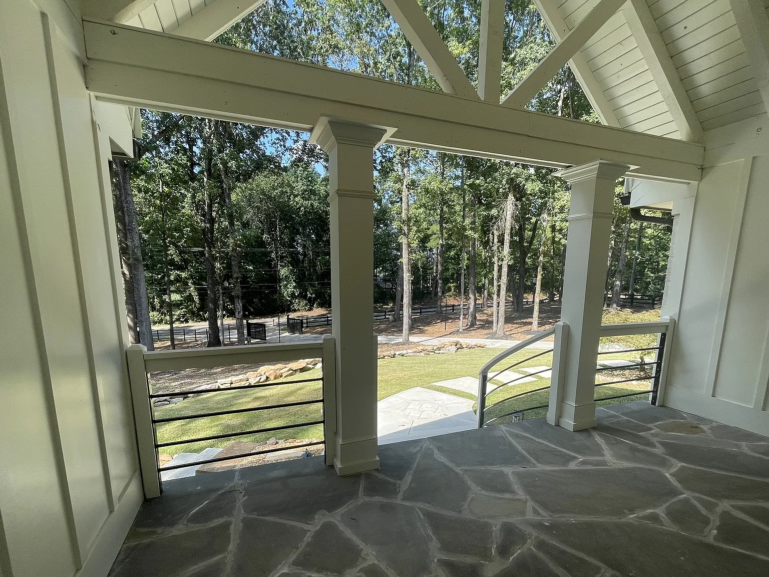 4 bed, 4.5 bath, 5000 sqft, $5,600 — Photo 4
