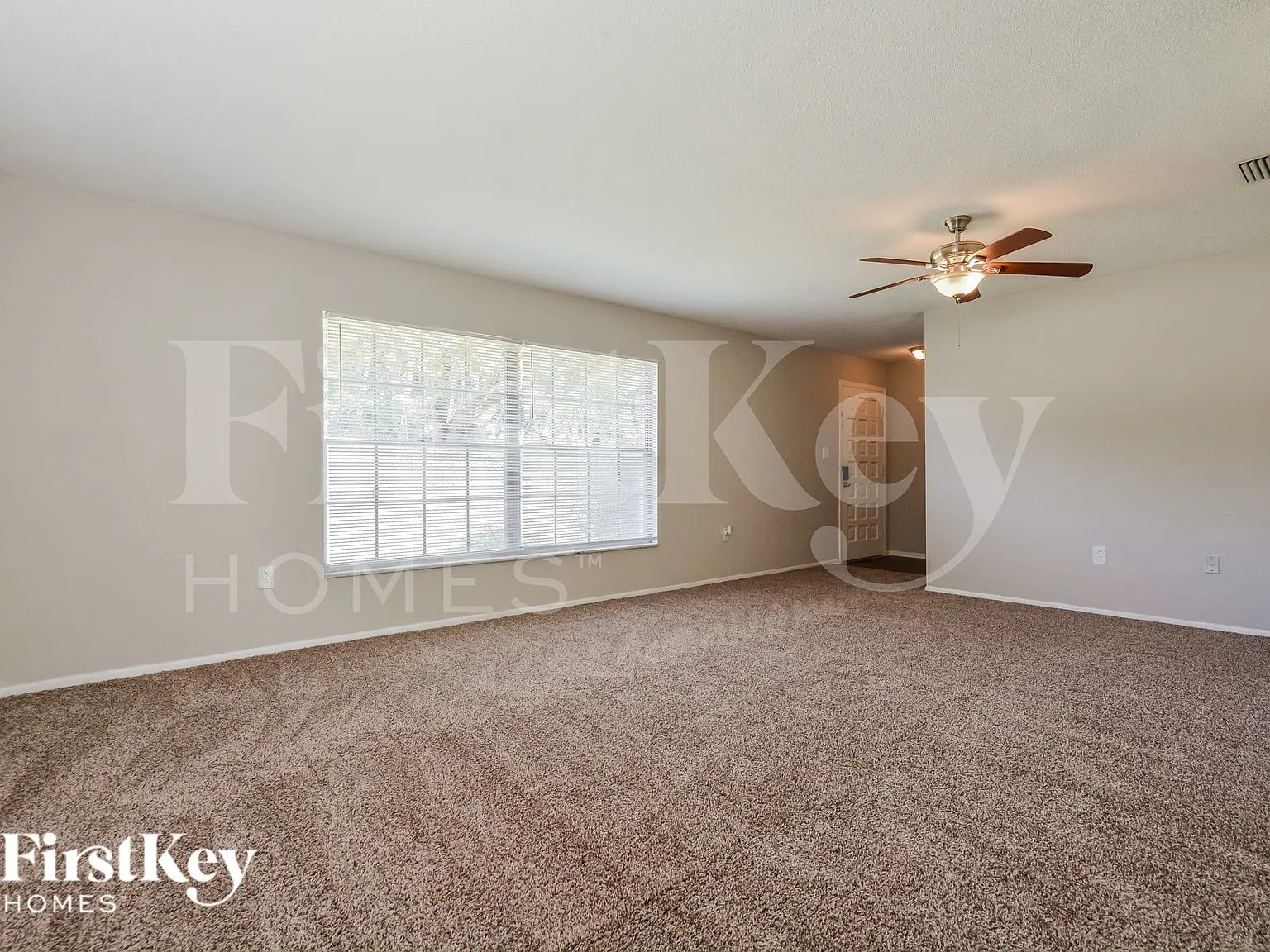 2 bed, 2.0 bath, 1400 sqft, $2,025 — Photo 2