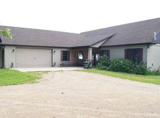 15419 215th St, New Ulm, MN 56073