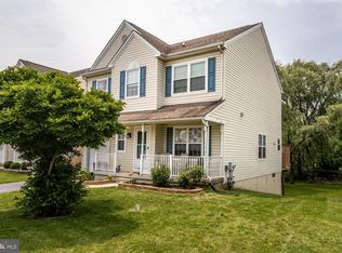623 Foxglove Dr, Morton, PA